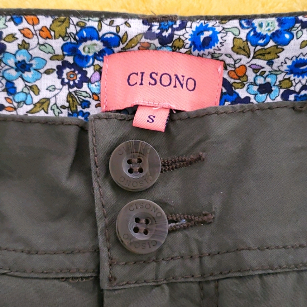 Short - Picture 3 of 4